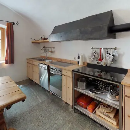 Cantieni Apartment *
